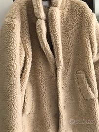 Pellicciotto sintetico uomo "bershka"