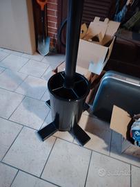 Attaccapanni nero di Ettore Sottsass per Olivetti 