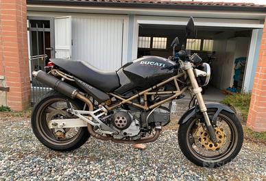 Ducati monster 900