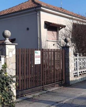 Villa di 200 m² con 5 locali a Lungavilla