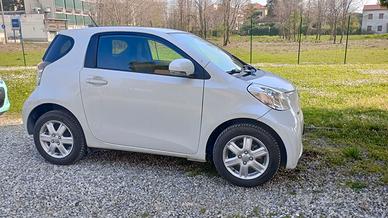 Toyota iQ 2009- city car -