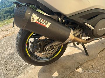 Kymco ak 550