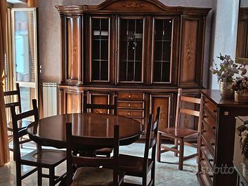 Sala da pranzo completa