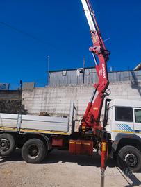 Iveco 190/36 con gru ferrari