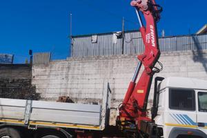 Iveco 190/36 con gru ferrari