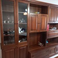 Soggiorno in legno nuovo