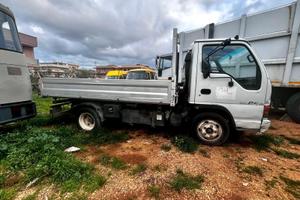 ISUZU P35.04 RIBALTABILE PATENTE B - 2003