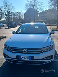 Volkswagen Passat Variant 2.0 TDI SCR 200 CV DSG E