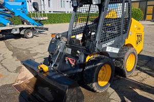 Jcb robot 160 HF mini pala gommata