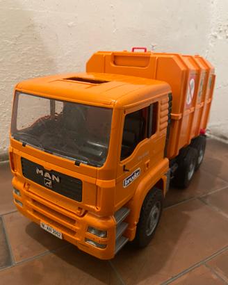 Camion mann dei rifiuti bruder per bambini usato