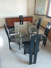 tavolo in cristallo  con credenza abbinata 