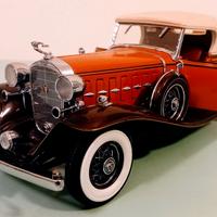 Cadillac V-16 Roadster 1:24