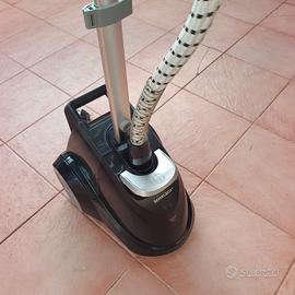 Stiratrice verticale a vapore 