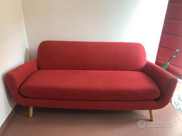 Divano rosso - prezzo modico