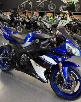 Yamaha YZF R1