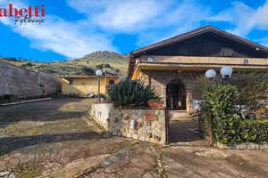 Misilmeri Villa 220 mq con giardino e piscina