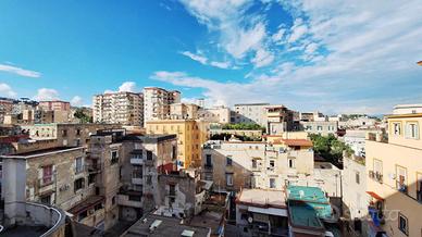 3 LOCALI A NAPOLI