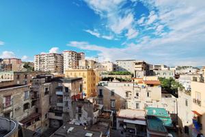 3 LOCALI A NAPOLI