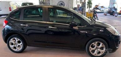 Citroen C3 nera con tettuccio panoramico anno 2015