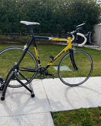Bicicletta da corsa con rulli decathlon
