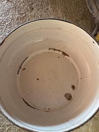 Treppiedi con catino