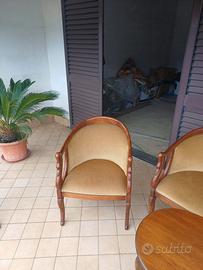 Set divanetto, tavolino e poltrona