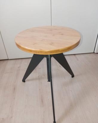 Sgabello moderno