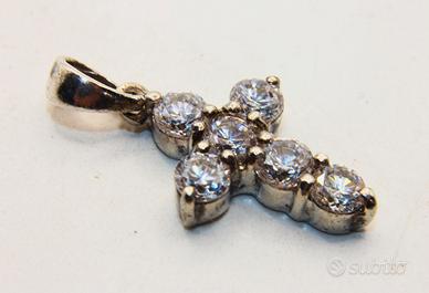 Stupendo ciondolo croce argento pietre