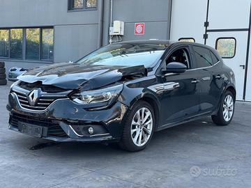 RENAULT MEGANE 4 per ricambi usati K9KG6