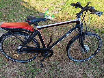 Bici elettrica Ducati 28"  con batteria 