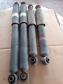 cuccia cane e ammortizzatori Jimny 