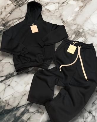 Tuta completa nera felpata Boxy fit Nuovo