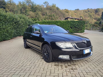 Skoda superb 2.0 tdi L&K 4x4