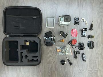 GoPro Hero 4 + Set Completo Accessori
