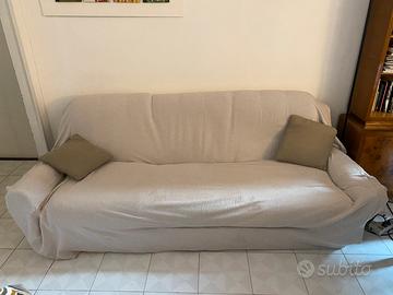 Divano 3 posti molto comodo