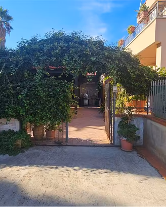 villa Bifamiliare con spazio esterno