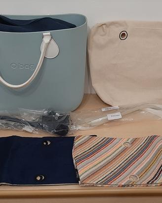 O bag Lotto composto da 8 pezzi