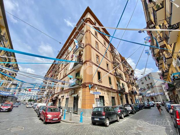 3 LOCALI A NAPOLI