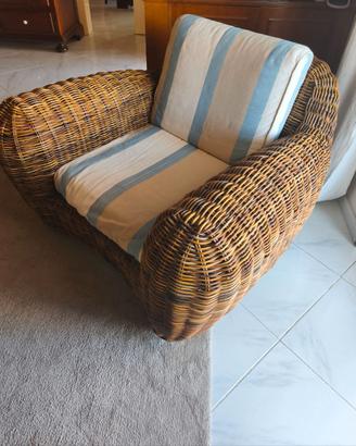 Divano, poltrone e tavolino