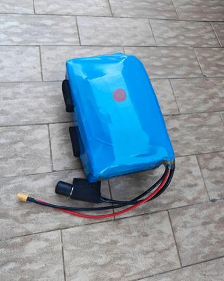 batteria  48 volt 22 ah  1.056 watt ora