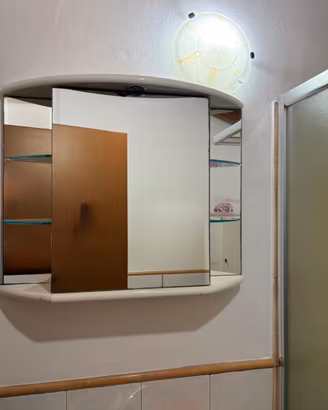 Mobiletto bagno con specchio