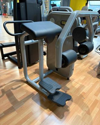 gluteo machine technogym