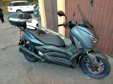 scooter Yamaha x 300 , perfette condizioni