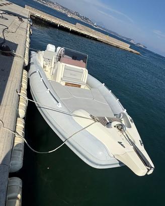 Marlin 28 con 2 Mercury 250 verado