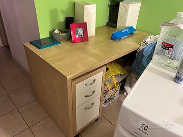 Scrivania con cassettiera 80 x 120