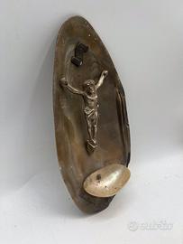 Acquasantiera in conchiglia