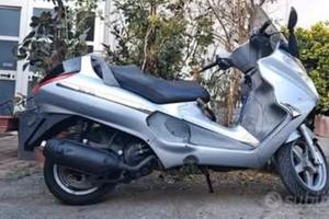 Scooter 200 piaggio X8