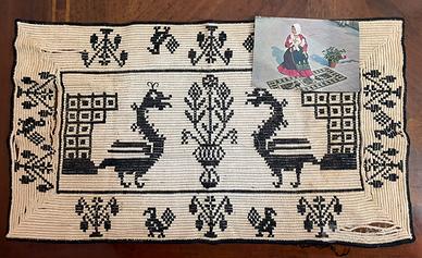 Antico piccolo arazzo sardo da restaurare