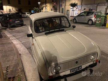 Auto storica r4