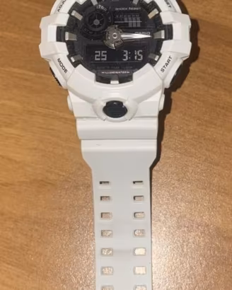 Casio G-Shock GA-700 Bianco